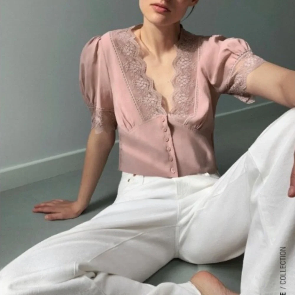 CONTRAST LACE V-NECK PUFF SLEEVES BLOUSE